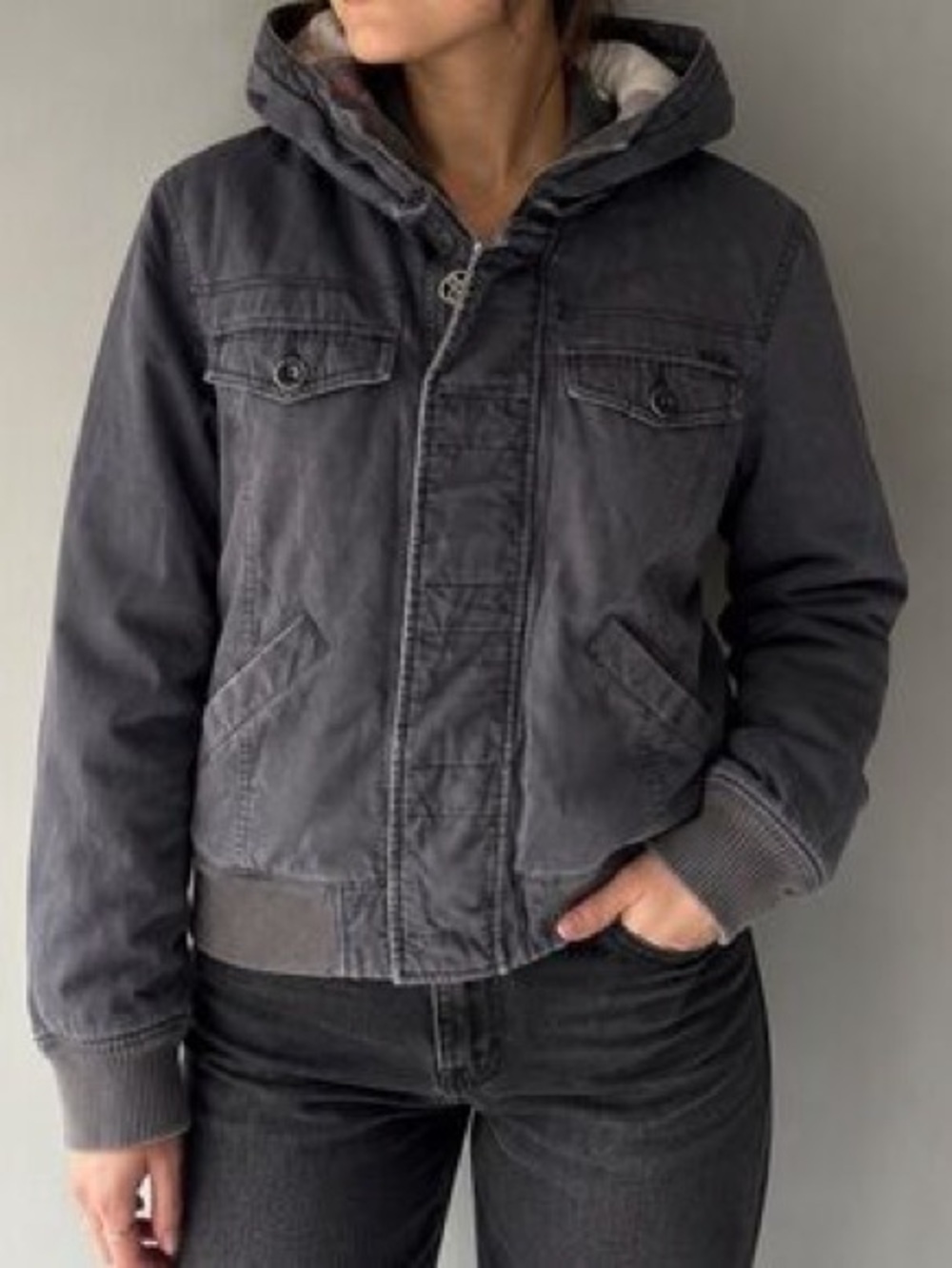 TNA Aritzia Y2K Maverick Hooded Short Bomber Jacket in Charcoal, Size XS, Warm!